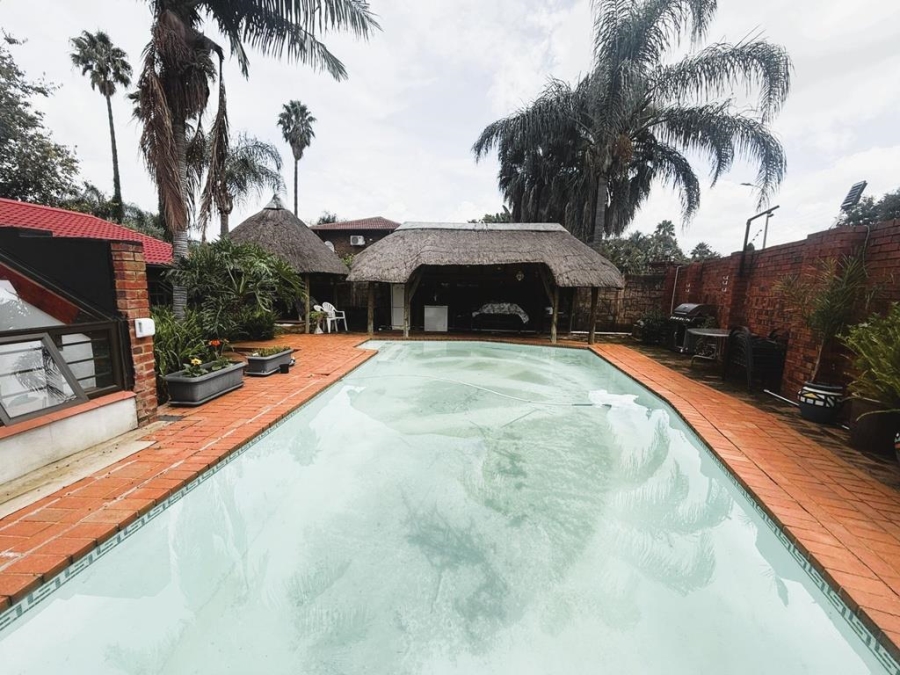 4 Bedroom Property for Sale in Allens Nek Gauteng