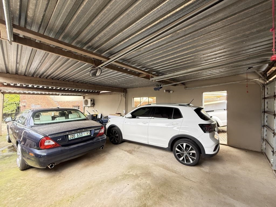 4 Bedroom Property for Sale in Allens Nek Gauteng