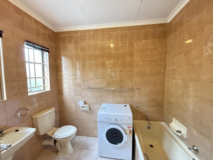 4 Bedroom Property for Sale in Allens Nek Gauteng