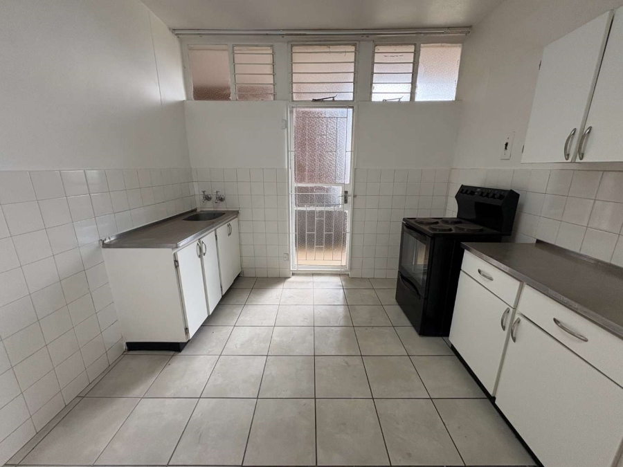 To Let 2 Bedroom Property for Rent in Constantia Kloof Gauteng