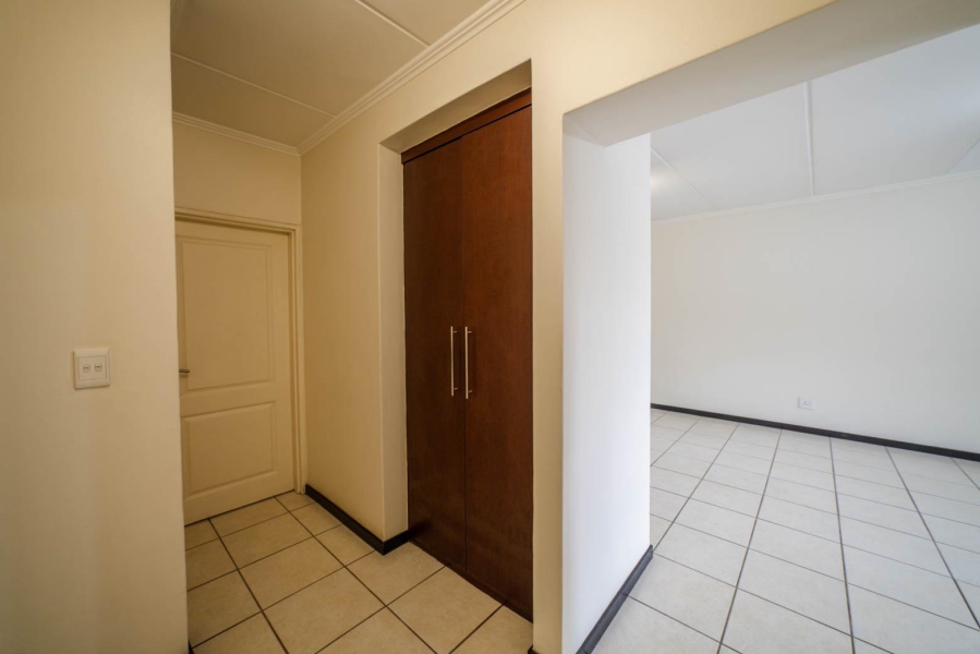 2 Bedroom Property for Sale in Sunninghill Gauteng