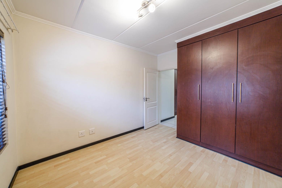 2 Bedroom Property for Sale in Sunninghill Gauteng