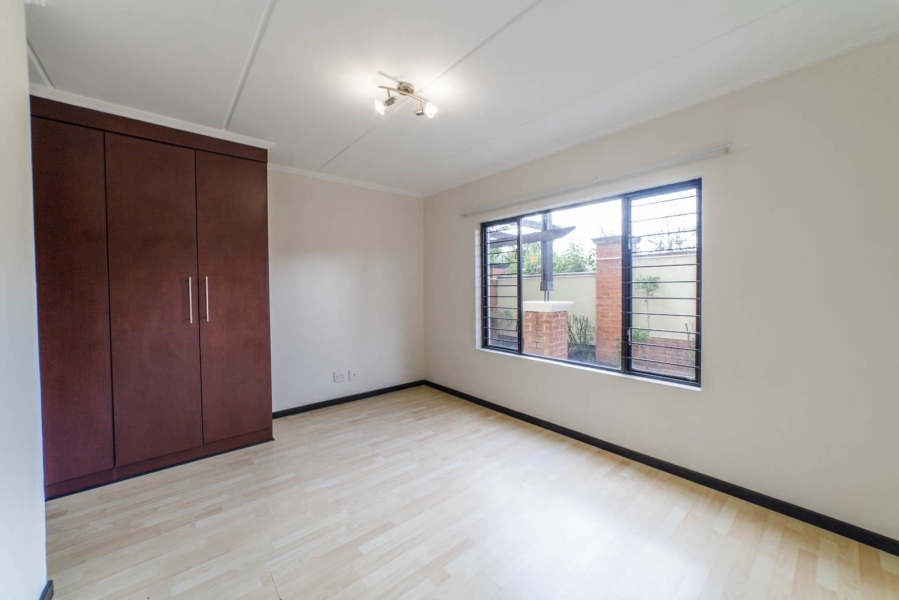 2 Bedroom Property for Sale in Sunninghill Gauteng