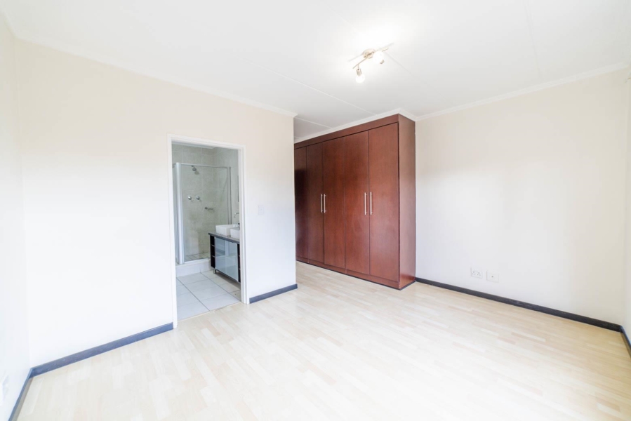 2 Bedroom Property for Sale in Sunninghill Gauteng