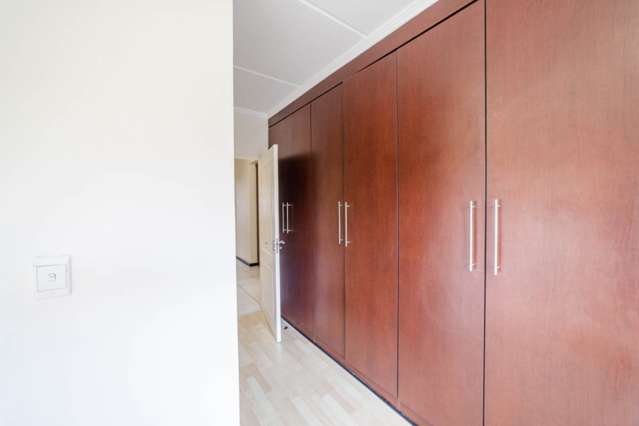 2 Bedroom Property for Sale in Sunninghill Gauteng