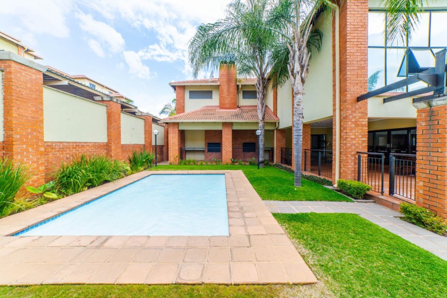 2 Bedroom Property for Sale in Sunninghill Gauteng