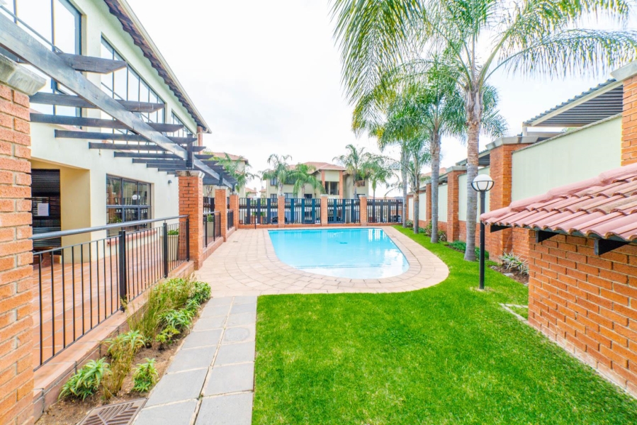 2 Bedroom Property for Sale in Sunninghill Gauteng