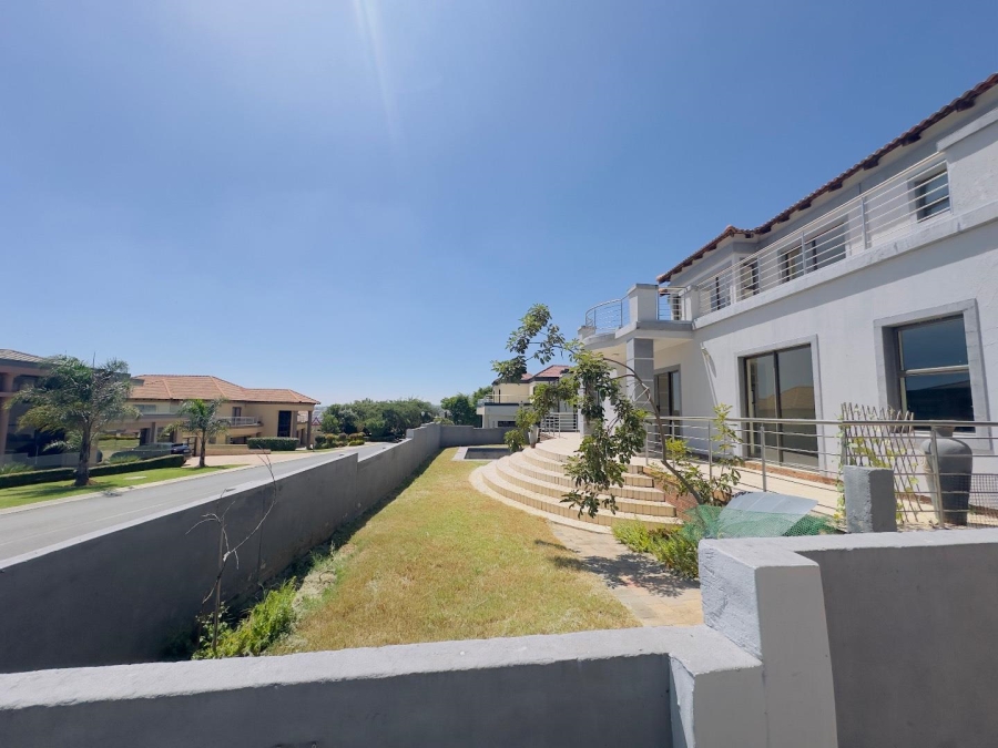 5 Bedroom Property for Sale in Blue Valley Golf Estate Gauteng