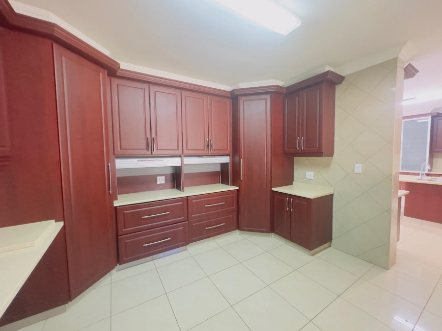 5 Bedroom Property for Sale in Blue Valley Golf Estate Gauteng