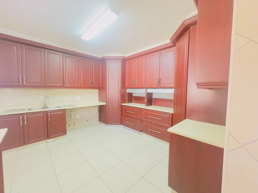 5 Bedroom Property for Sale in Blue Valley Golf Estate Gauteng