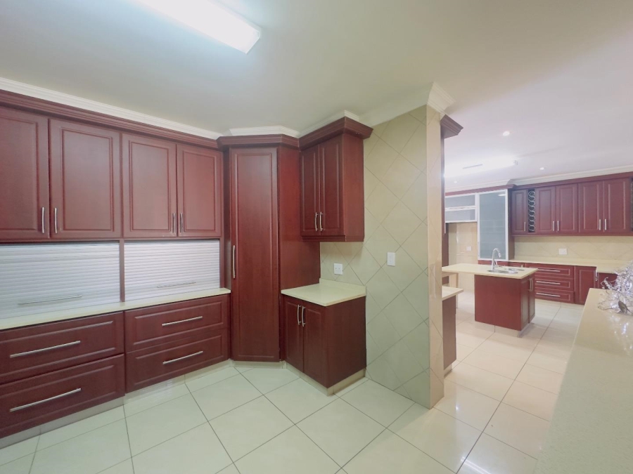 5 Bedroom Property for Sale in Blue Valley Golf Estate Gauteng