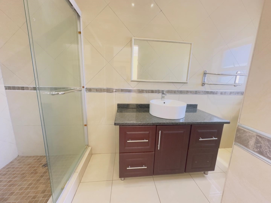 5 Bedroom Property for Sale in Blue Valley Golf Estate Gauteng