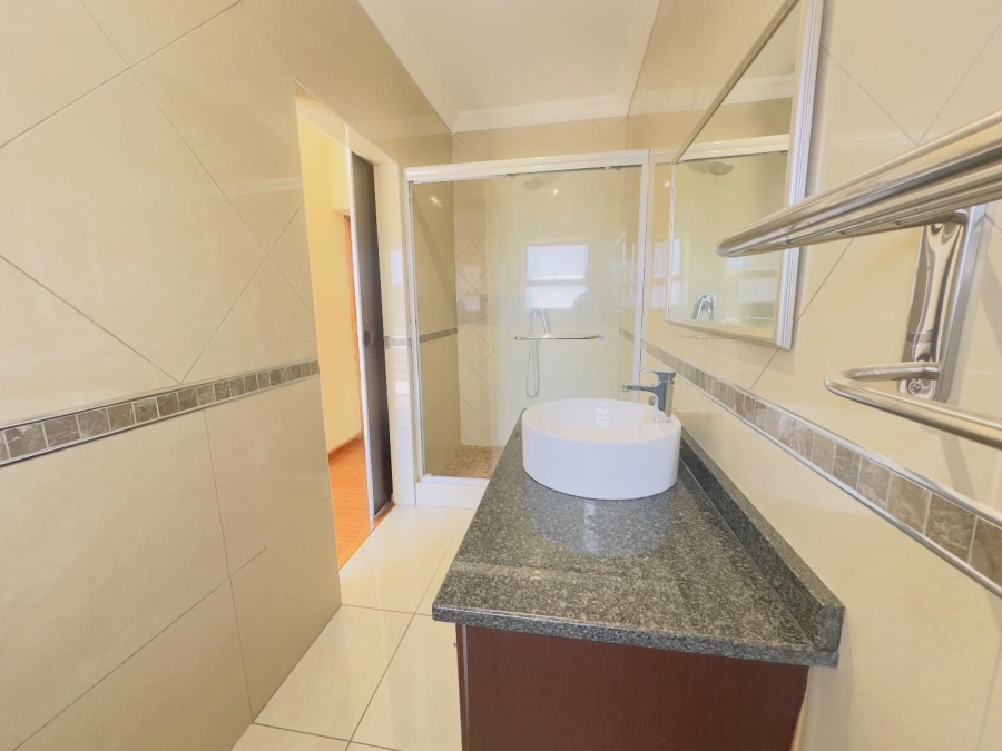 5 Bedroom Property for Sale in Blue Valley Golf Estate Gauteng