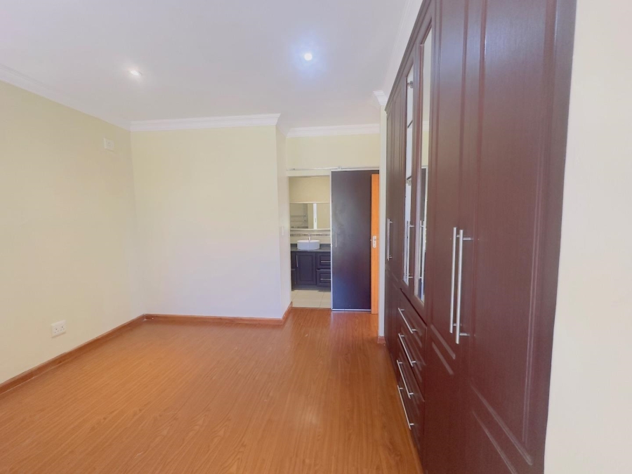 5 Bedroom Property for Sale in Blue Valley Golf Estate Gauteng