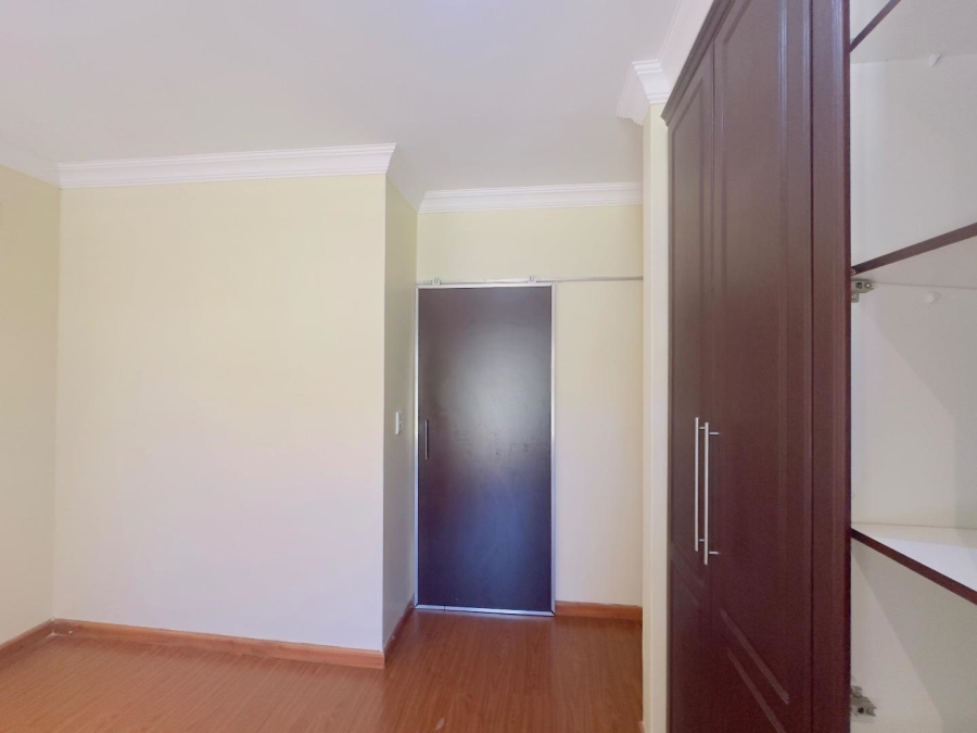 5 Bedroom Property for Sale in Blue Valley Golf Estate Gauteng