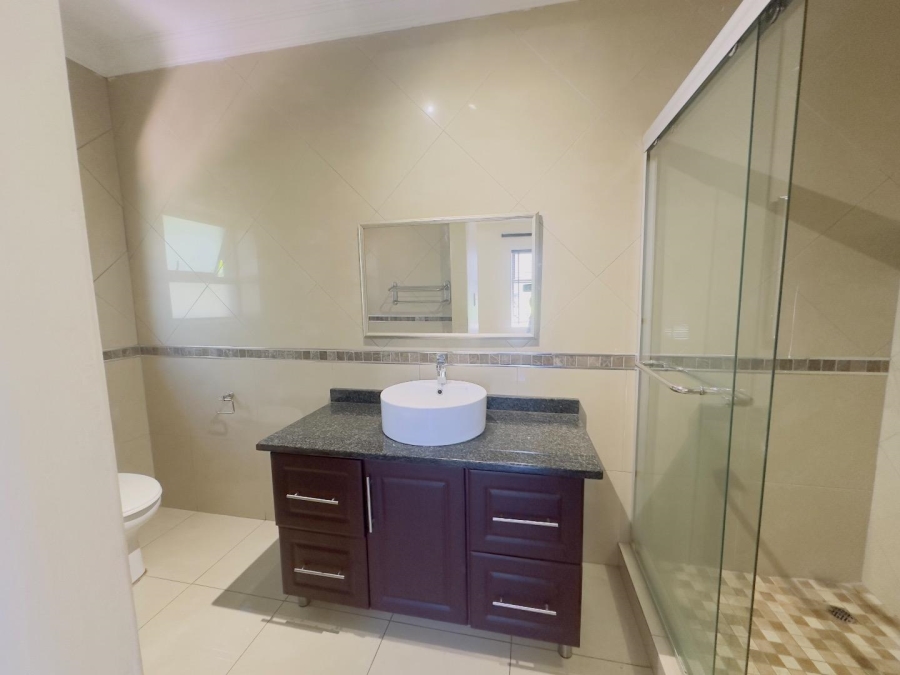 5 Bedroom Property for Sale in Blue Valley Golf Estate Gauteng