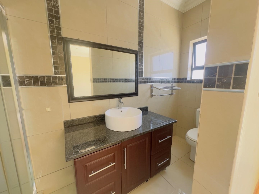 5 Bedroom Property for Sale in Blue Valley Golf Estate Gauteng