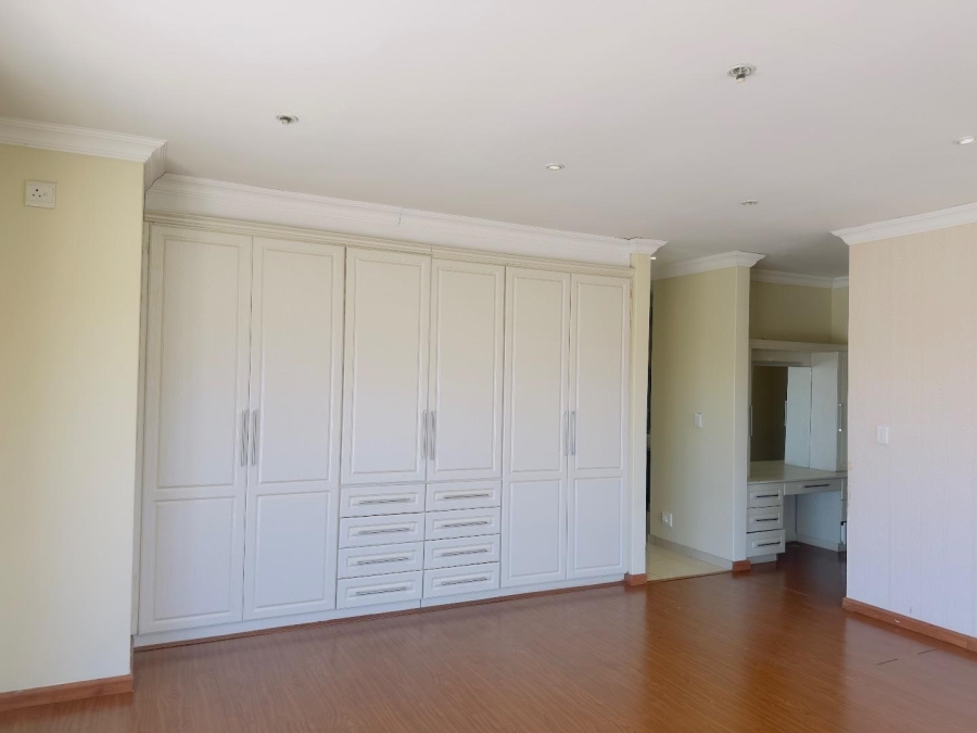 5 Bedroom Property for Sale in Blue Valley Golf Estate Gauteng