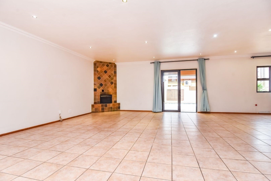 3 Bedroom Property for Sale in Ruimsig Gauteng