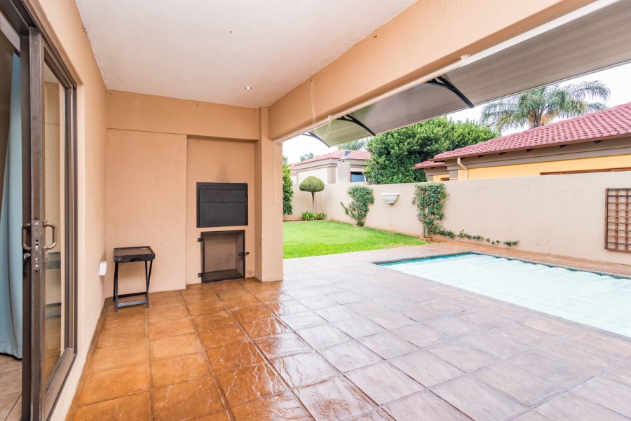 3 Bedroom Property for Sale in Ruimsig Gauteng