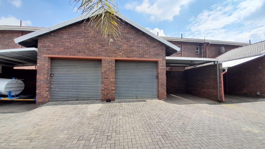 2 Bedroom Property for Sale in Birchleigh Gauteng