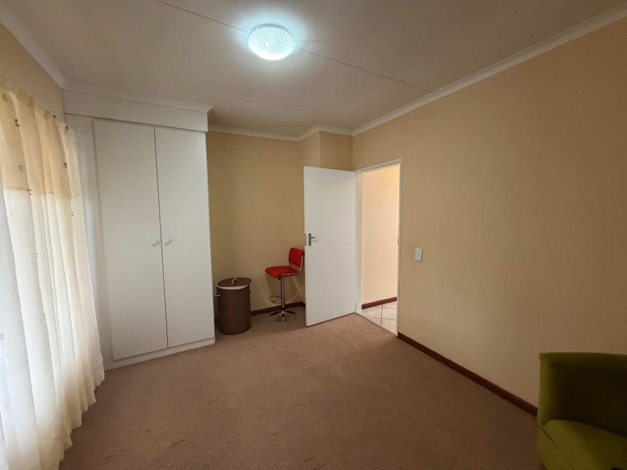 2 Bedroom Property for Sale in Noordheuwel Gauteng