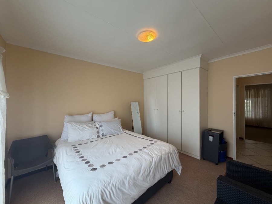 2 Bedroom Property for Sale in Noordheuwel Gauteng