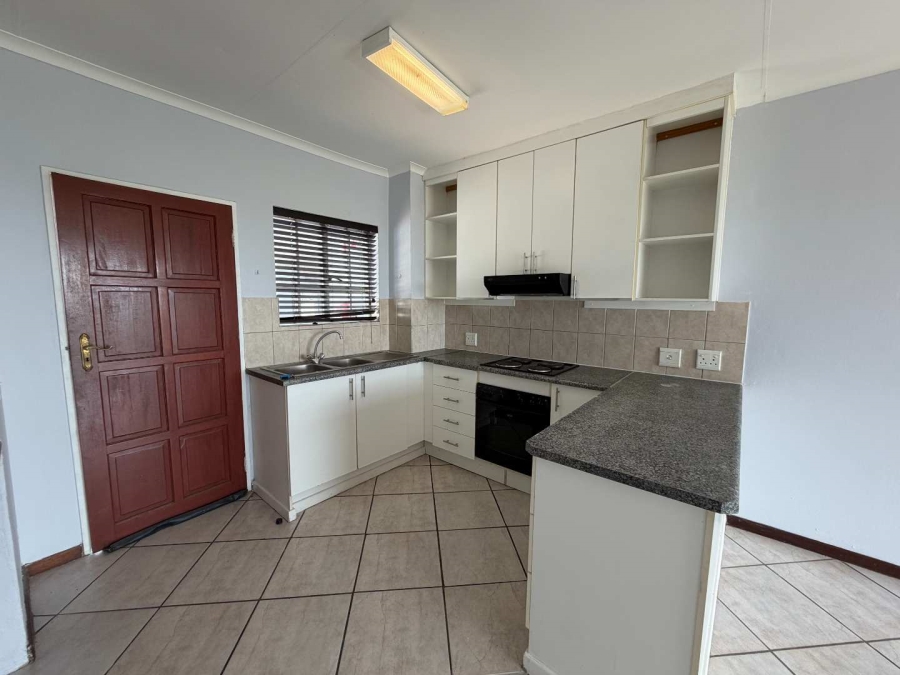 2 Bedroom Property for Sale in Noordheuwel Gauteng