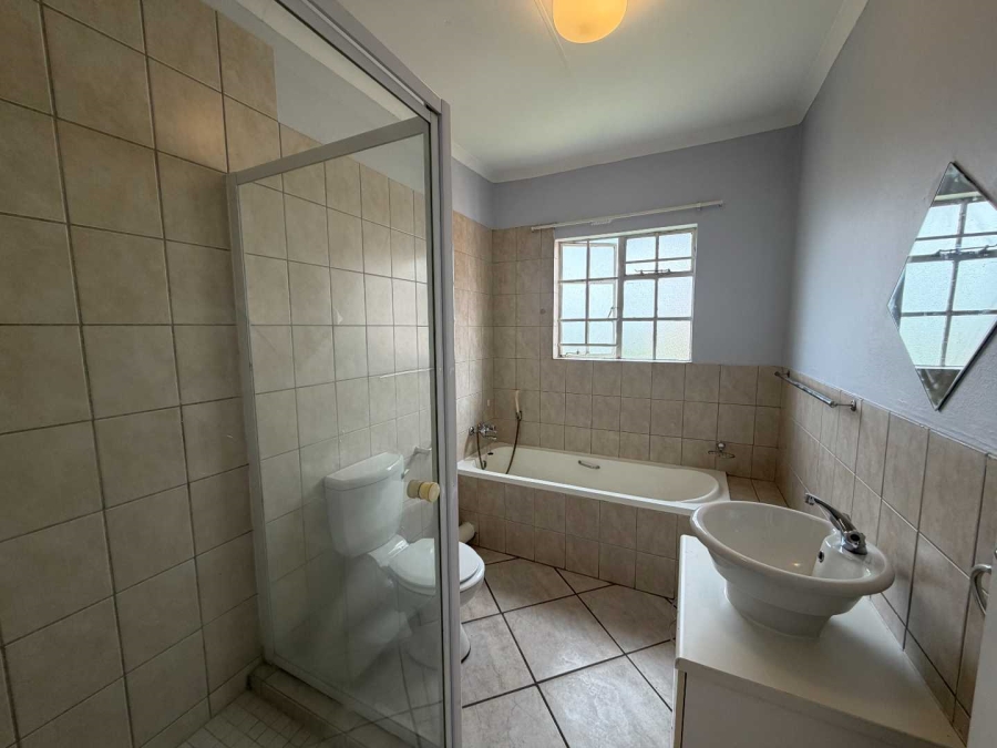 2 Bedroom Property for Sale in Noordheuwel Gauteng