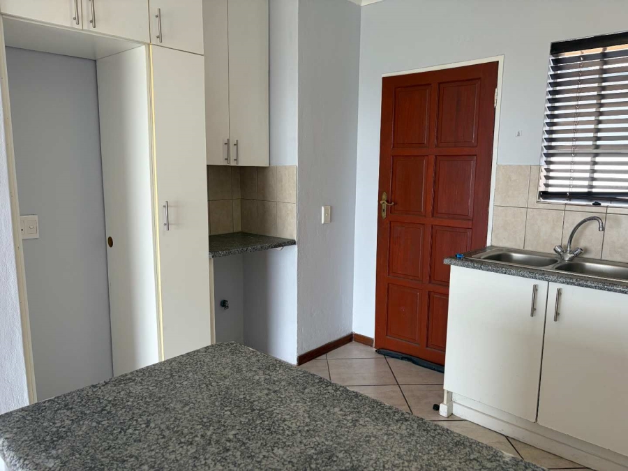 2 Bedroom Property for Sale in Noordheuwel Gauteng