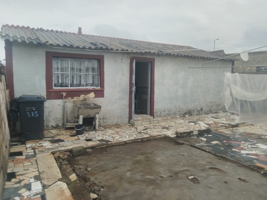 2 Bedroom Property for Sale in Dhlamini Gauteng