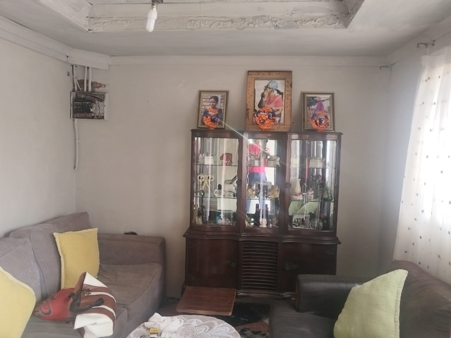 2 Bedroom Property for Sale in Dhlamini Gauteng