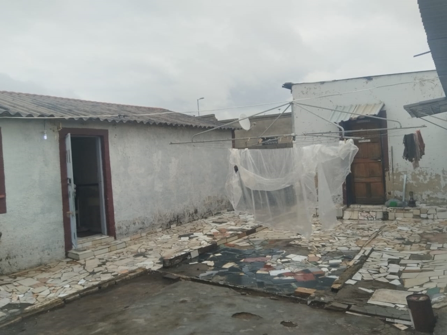 2 Bedroom Property for Sale in Dhlamini Gauteng