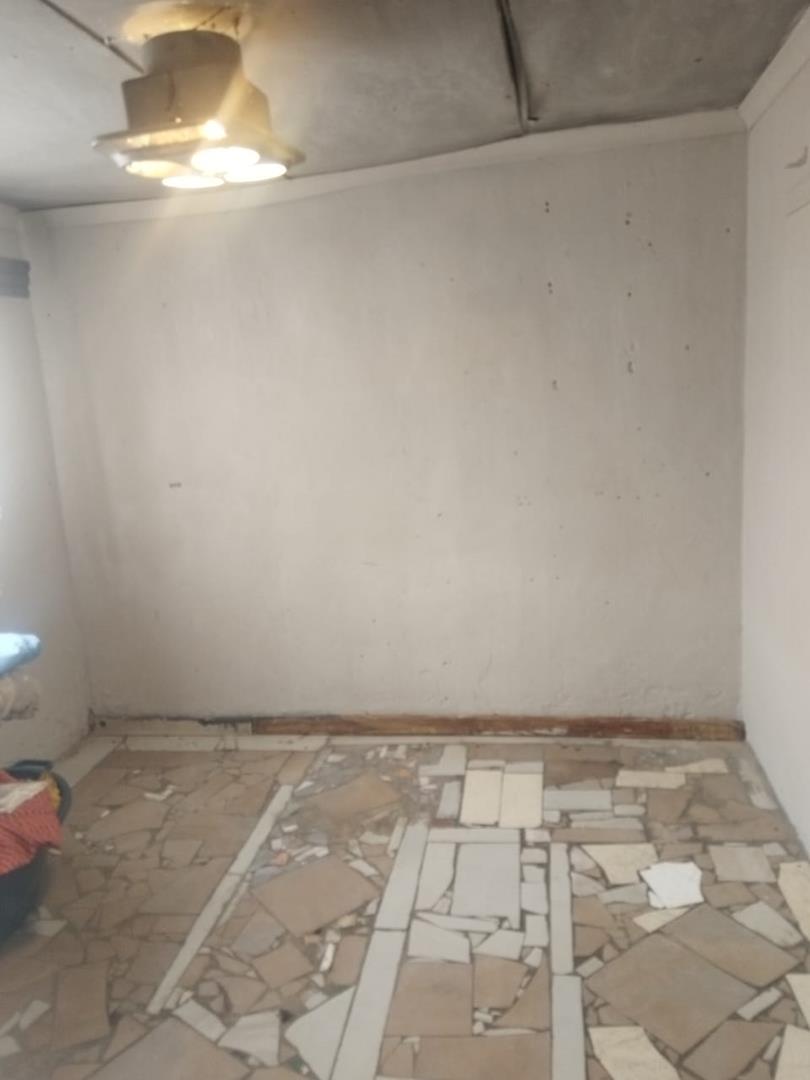 2 Bedroom Property for Sale in Dhlamini Gauteng