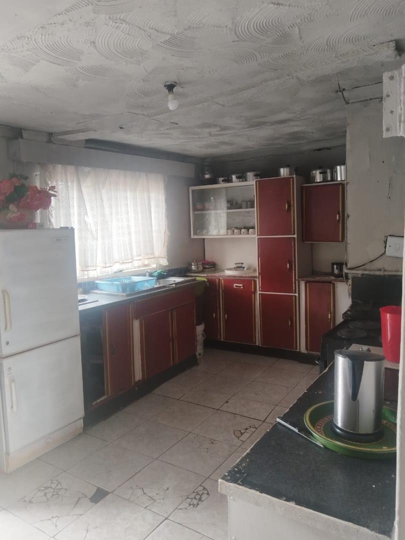 2 Bedroom Property for Sale in Dhlamini Gauteng