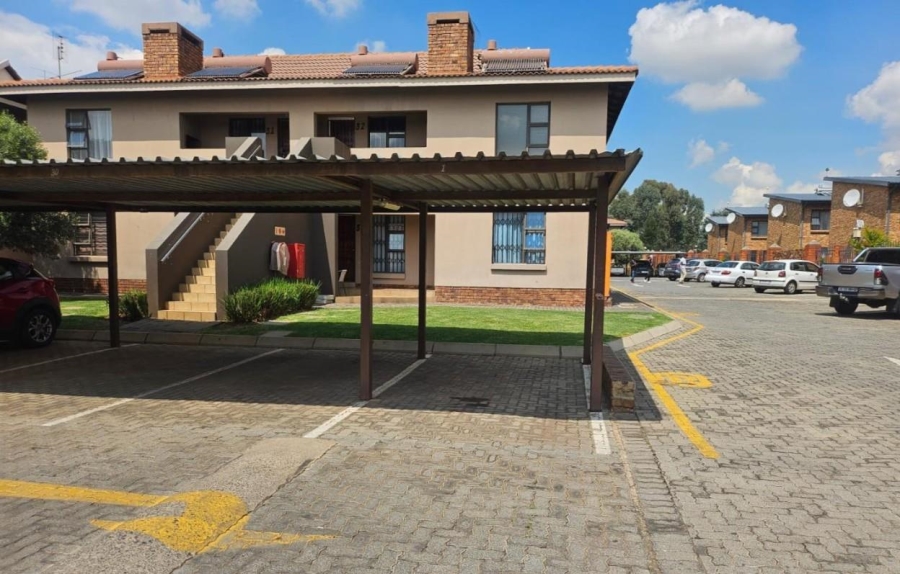 2 Bedroom Property for Sale in Albertsdal Gauteng