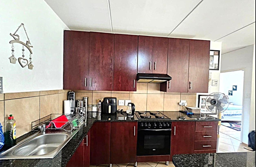 2 Bedroom Property for Sale in Albertsdal Gauteng