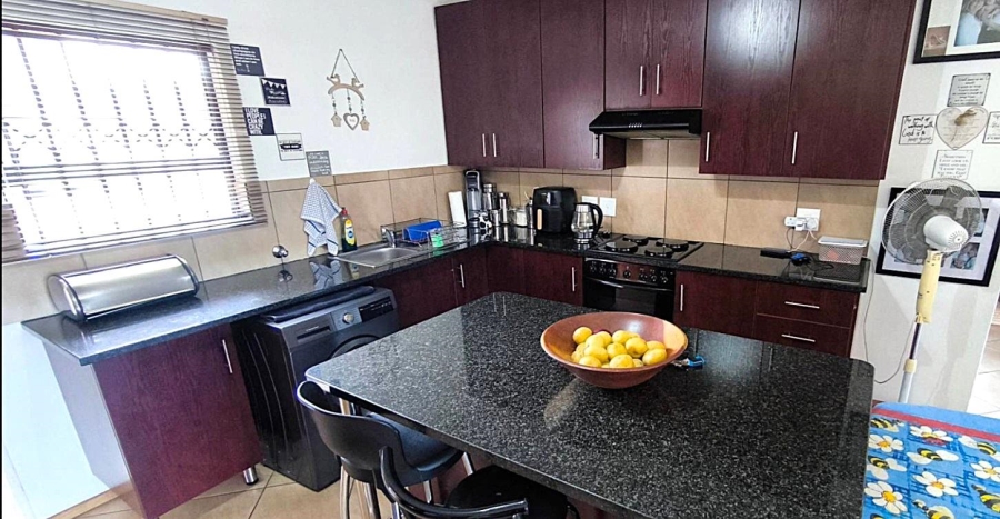 2 Bedroom Property for Sale in Albertsdal Gauteng