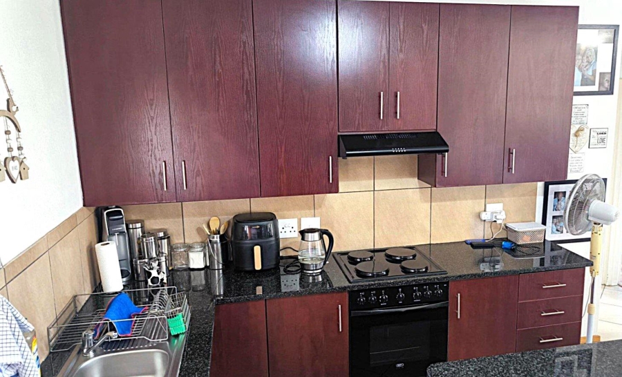 2 Bedroom Property for Sale in Albertsdal Gauteng