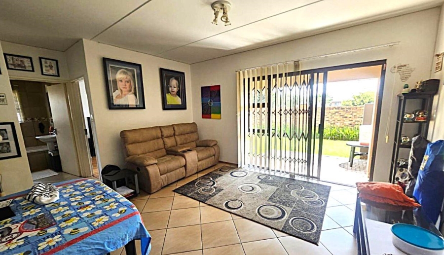 2 Bedroom Property for Sale in Albertsdal Gauteng