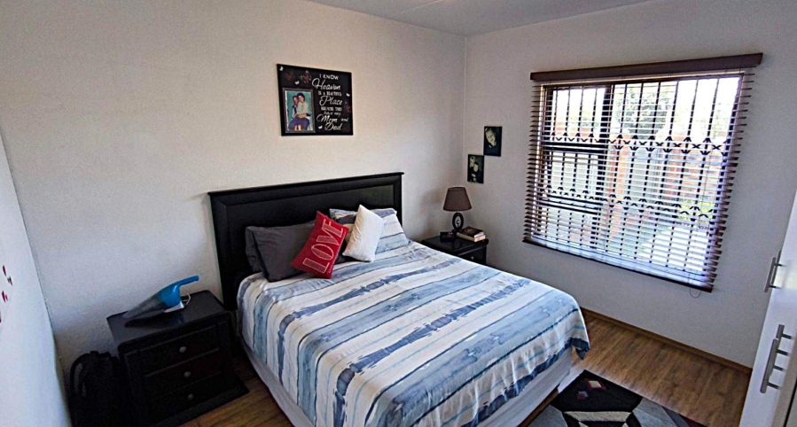 2 Bedroom Property for Sale in Albertsdal Gauteng