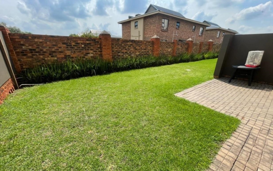 2 Bedroom Property for Sale in Albertsdal Gauteng