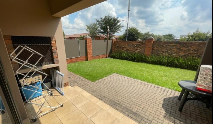 2 Bedroom Property for Sale in Albertsdal Gauteng