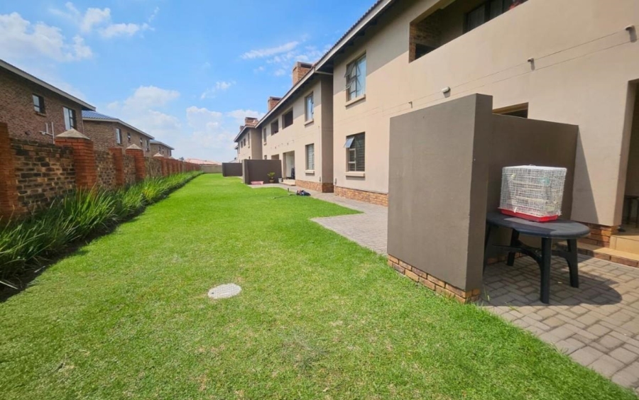 2 Bedroom Property for Sale in Albertsdal Gauteng