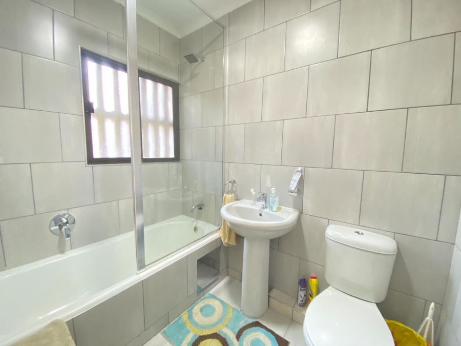 3 Bedroom Property for Sale in Mondeor Gauteng