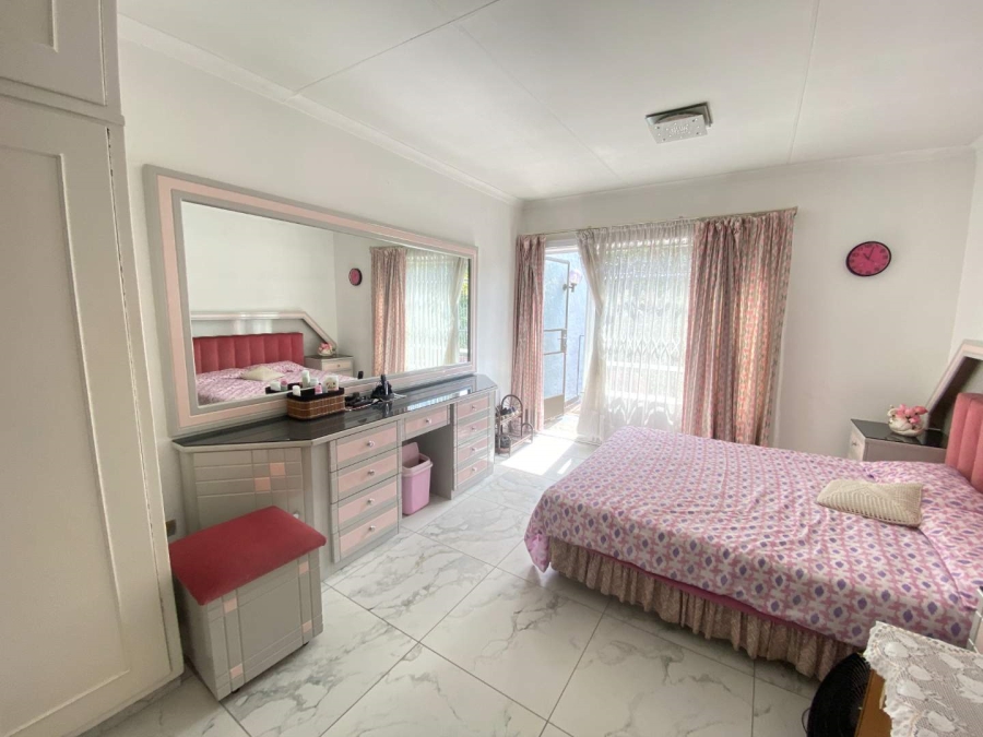 3 Bedroom Property for Sale in Mondeor Gauteng