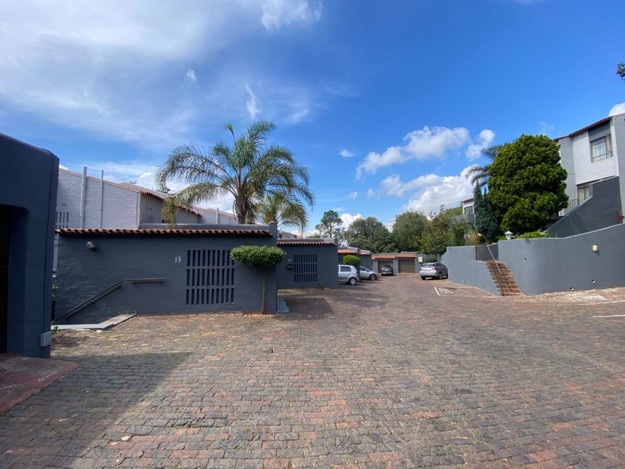3 Bedroom Property for Sale in Mondeor Gauteng