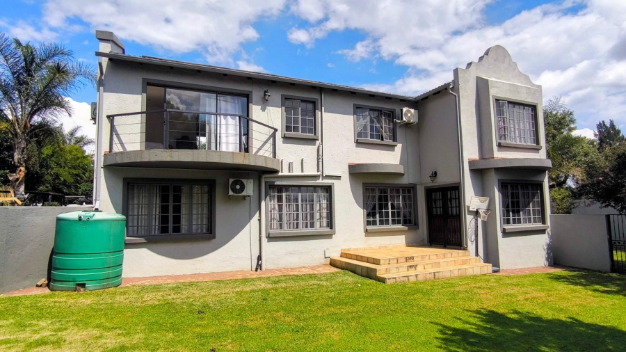 6 Bedroom Property for Sale in Brackenhurst Gauteng