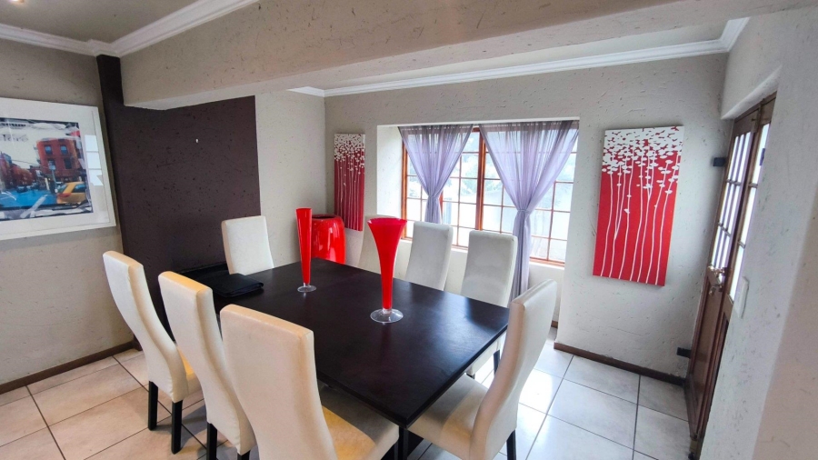 6 Bedroom Property for Sale in Brackenhurst Gauteng