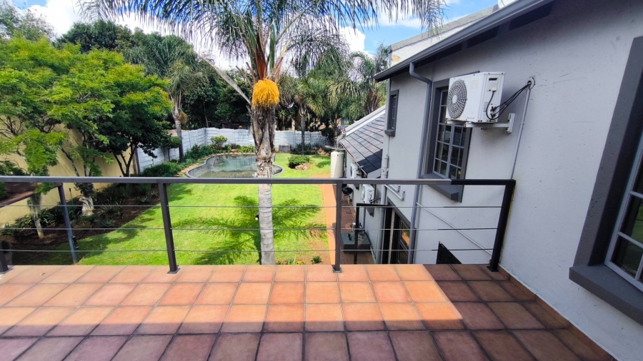 6 Bedroom Property for Sale in Brackenhurst Gauteng